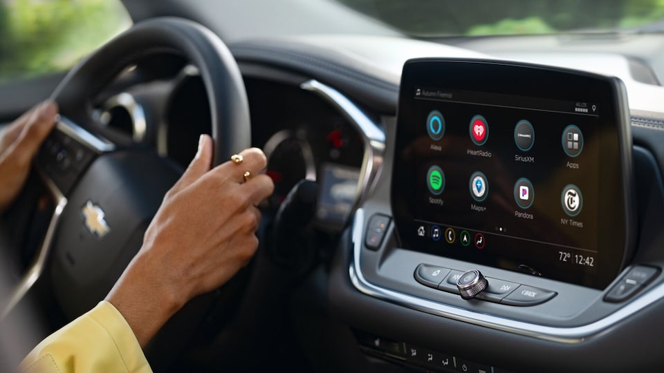 Get multiple in-vehicle apps by subscribing to an OnStar plan.