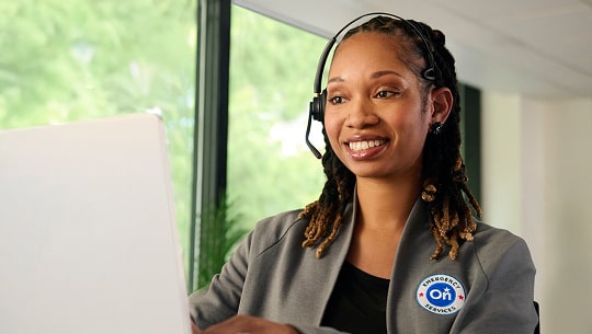 OnStar advisor ready to assist OnStar customers